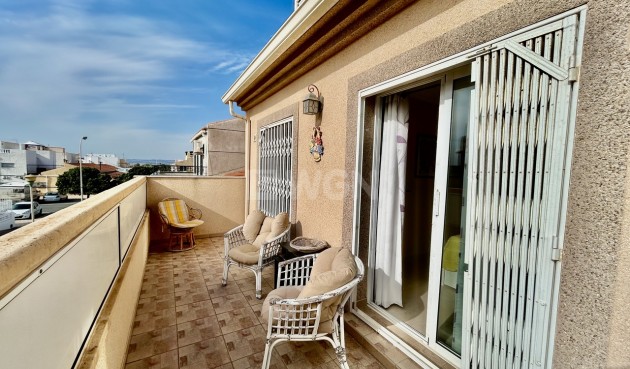 Odsprzedaż - Kamienica - Torrevieja - Costa Blanca