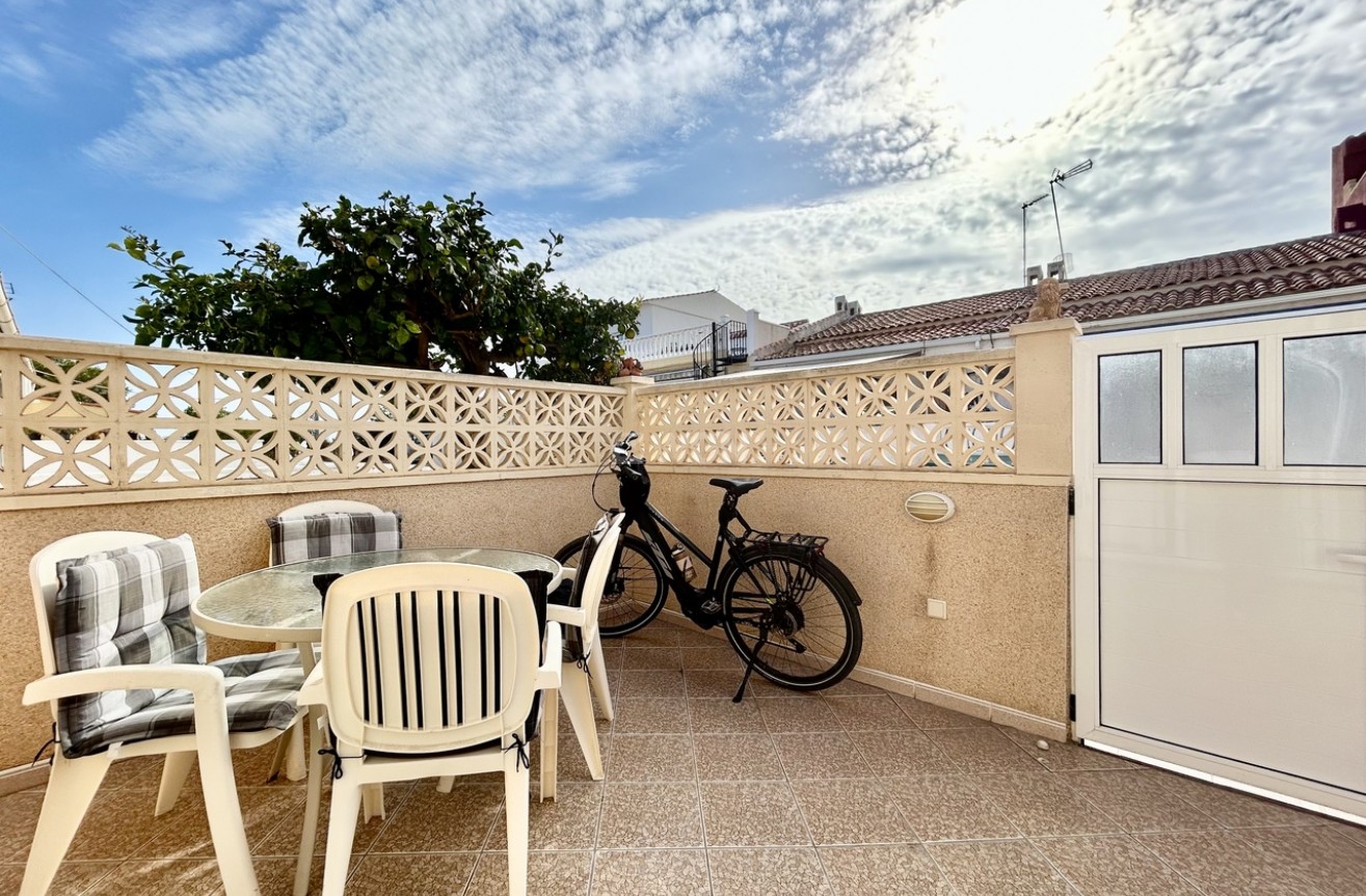 Odsprzedaż - Kamienica - Torrevieja - Costa Blanca