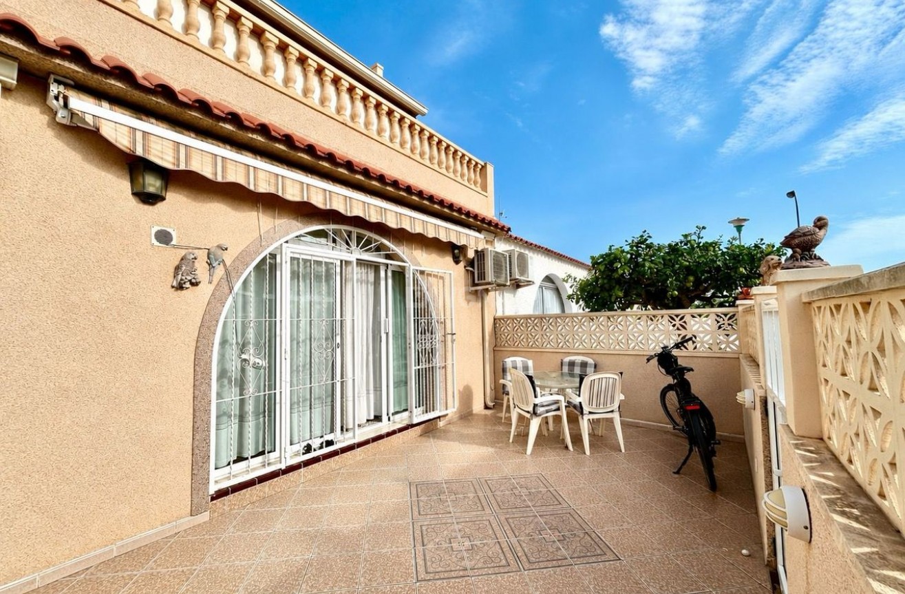 Odsprzedaż - Kamienica - Torrevieja - Costa Blanca