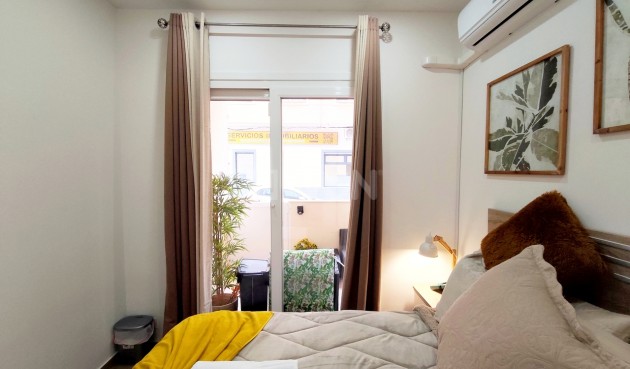 Odsprzedaż - Mieszkanie w bloku - Torrevieja - Costa Blanca