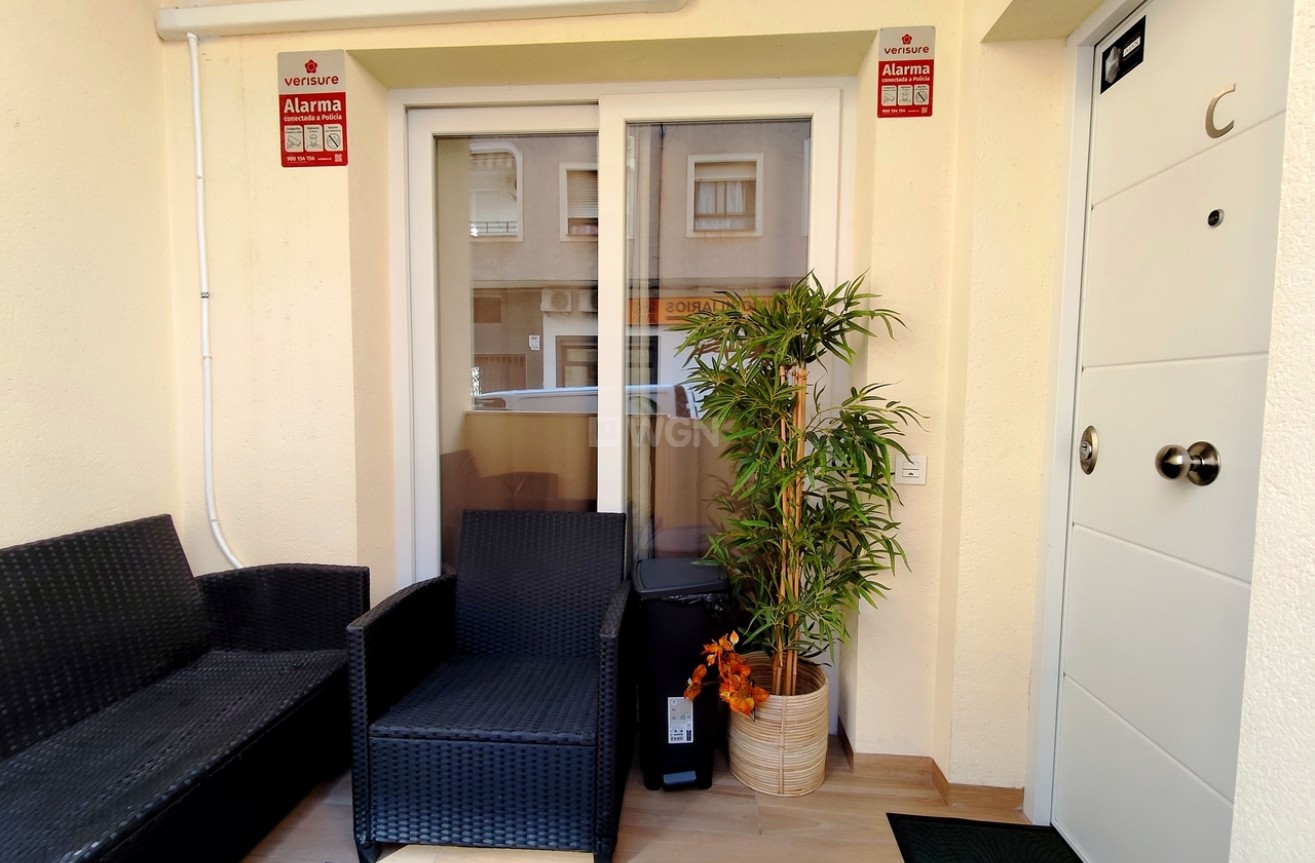 Odsprzedaż - Mieszkanie w bloku - Torrevieja - Costa Blanca