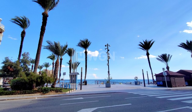 Odsprzedaż - Mieszkanie w bloku - Torrevieja - Costa Blanca