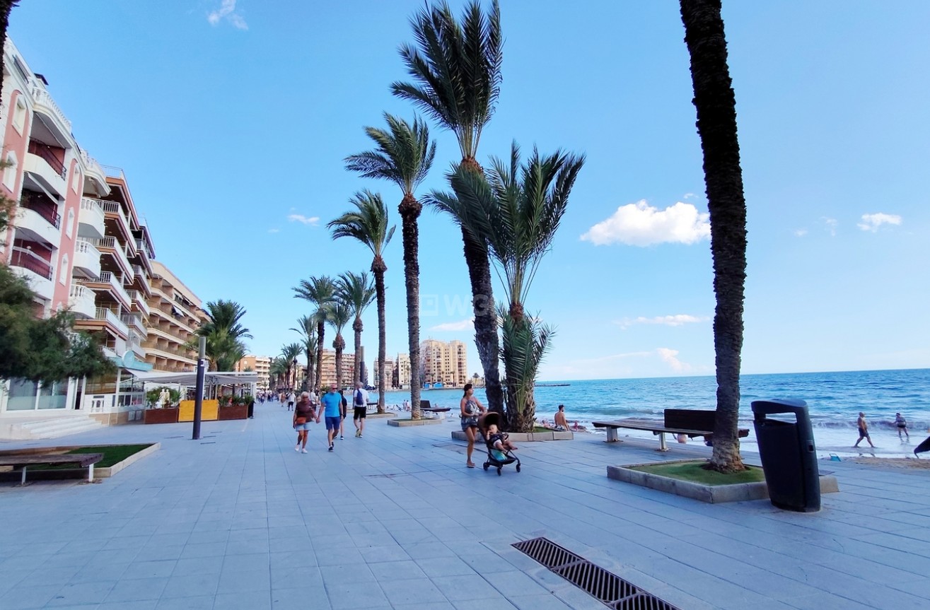 Odsprzedaż - Mieszkanie w bloku - Torrevieja - Costa Blanca