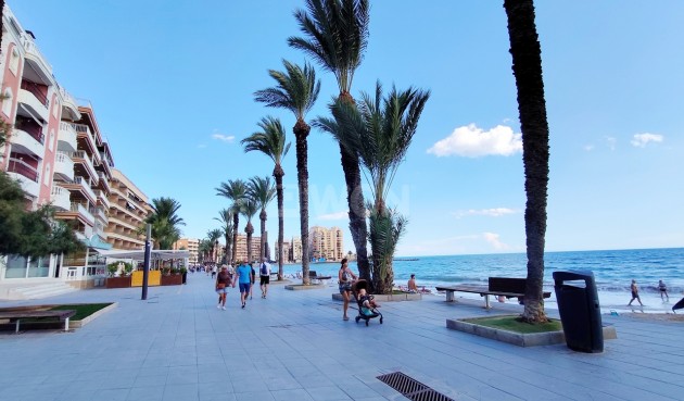 Odsprzedaż - Mieszkanie w bloku - Torrevieja - Costa Blanca
