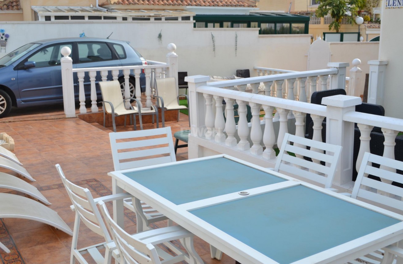 Odsprzedaż - Villa - Orihuela Costa - La Zenia