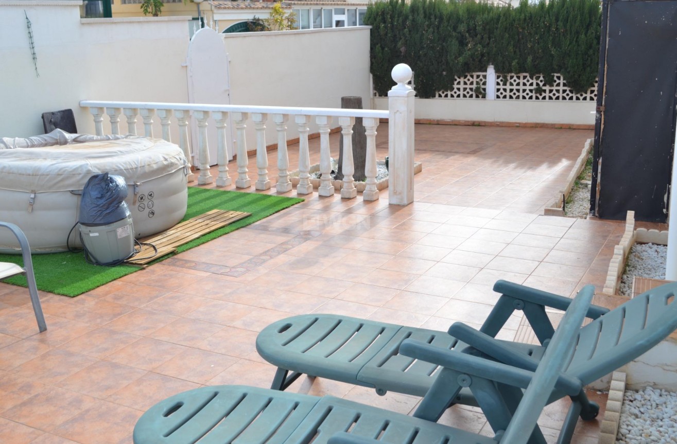 Odsprzedaż - Villa - Orihuela Costa - La Zenia