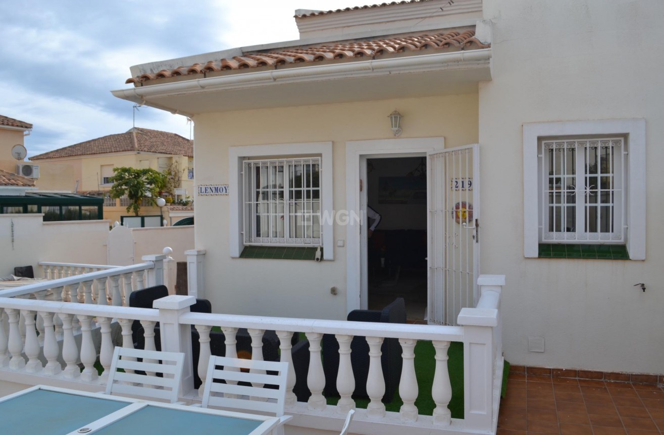 Odsprzedaż - Villa - Orihuela Costa - La Zenia
