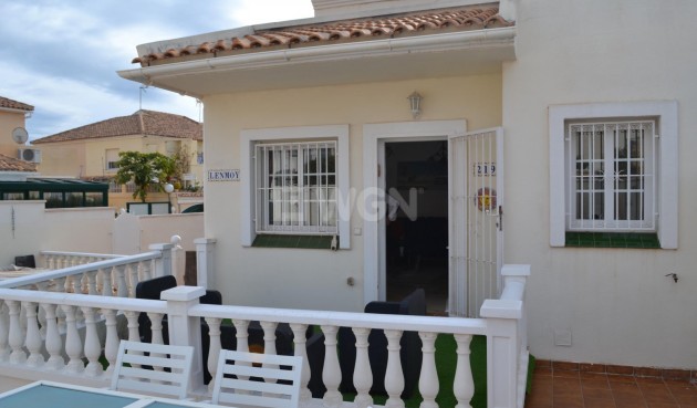 Odsprzedaż - Villa - Orihuela Costa - La Zenia