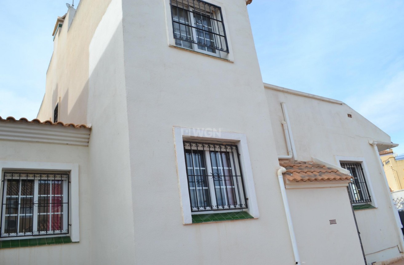 Odsprzedaż - Villa - Orihuela Costa - La Zenia