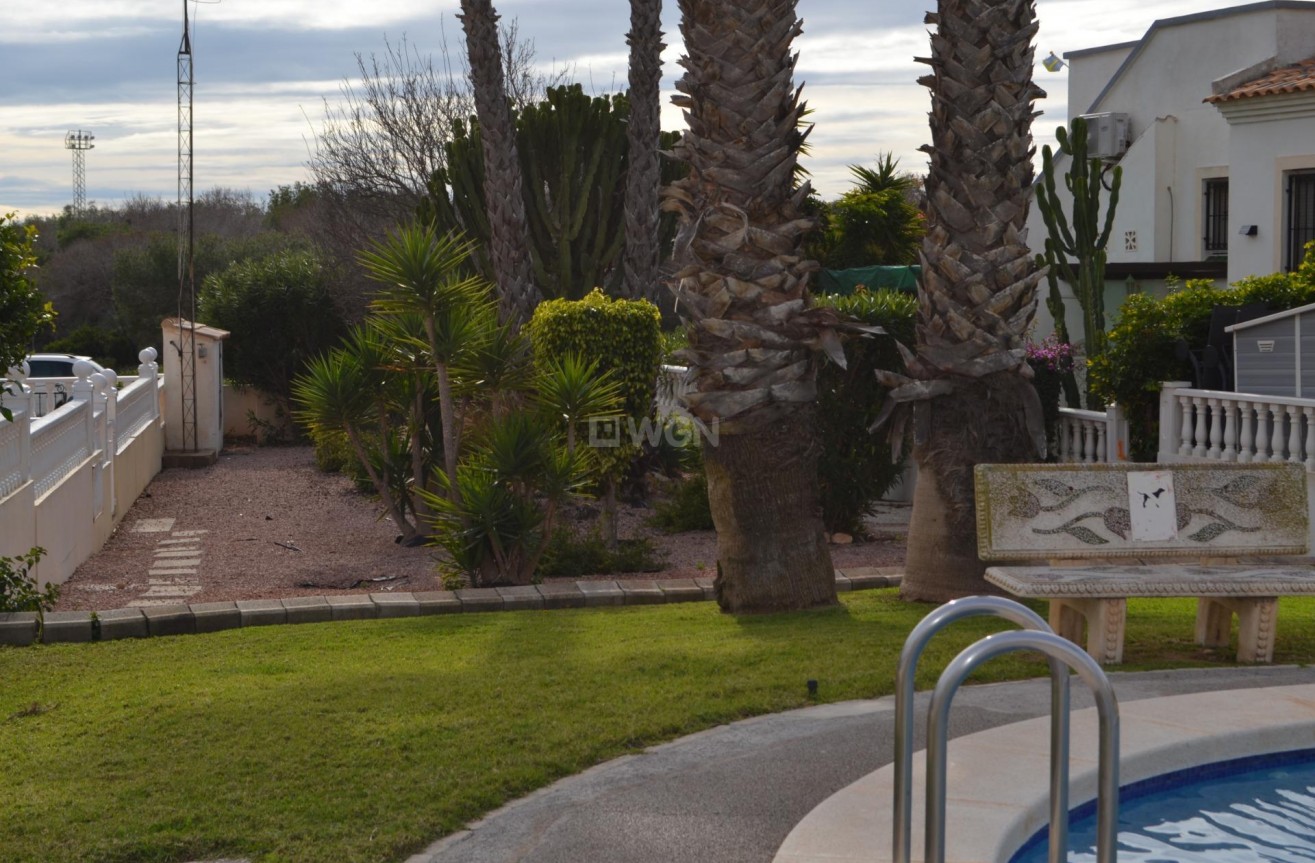 Odsprzedaż - Villa - Orihuela Costa - La Zenia