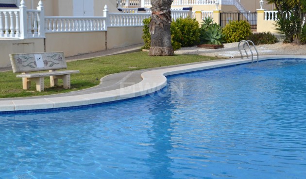 Odsprzedaż - Villa - Orihuela Costa - La Zenia