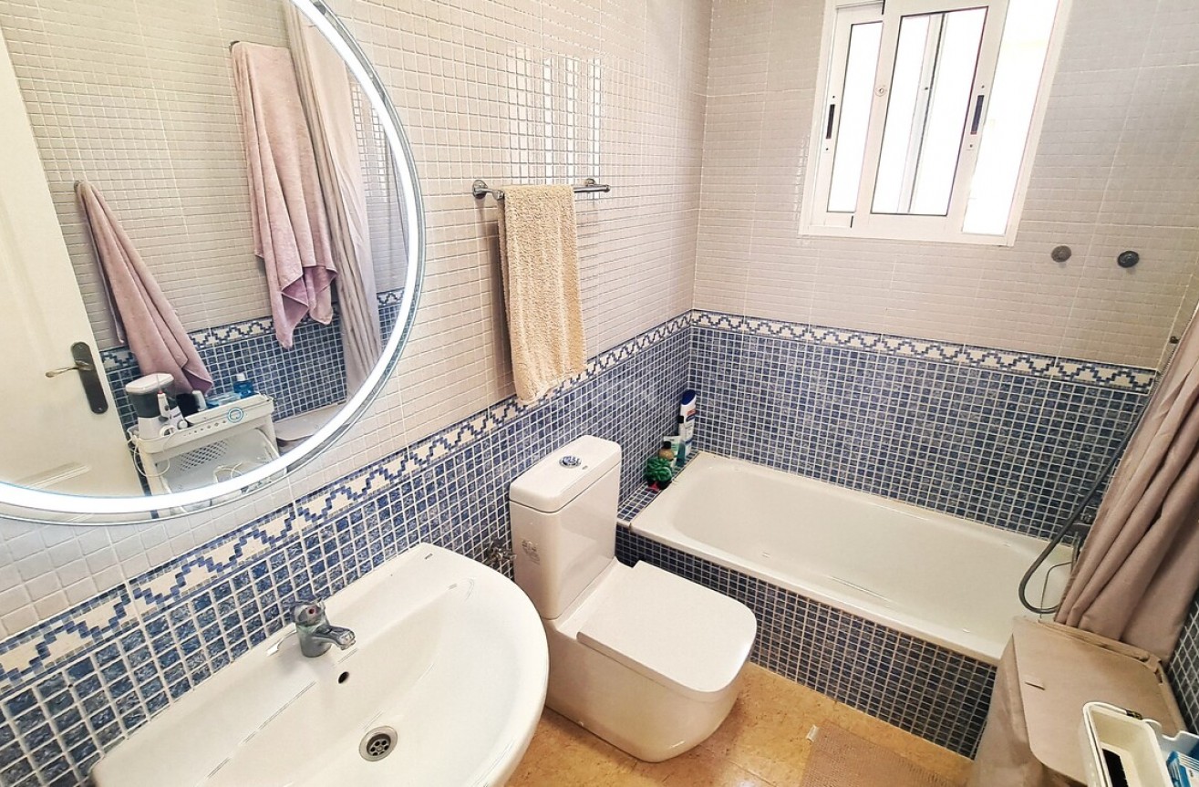 Resale - Townhouse - Villamartin - Costa Blanca