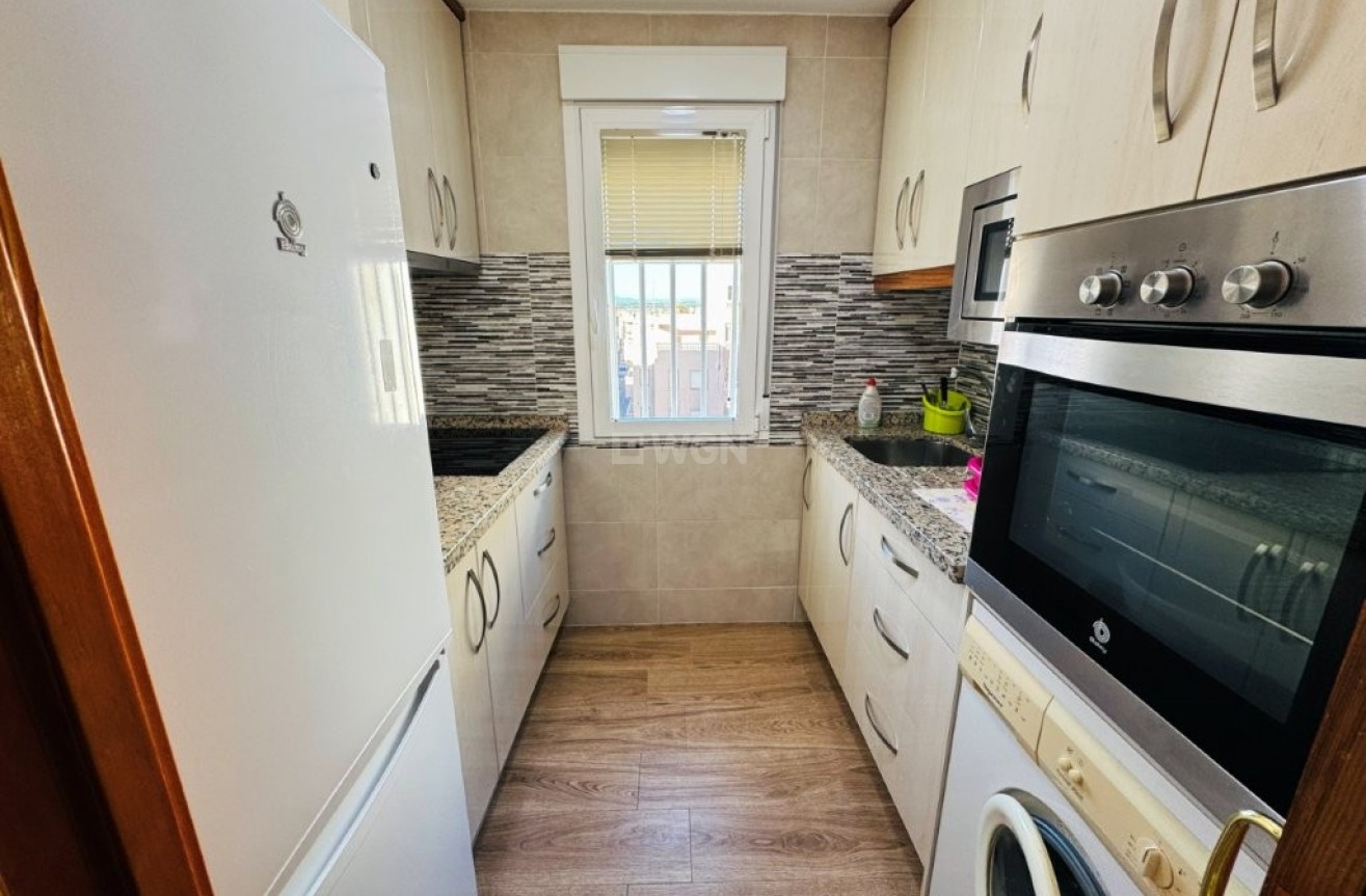 Resale - Apartment / flat - La Mata - Costa Blanca