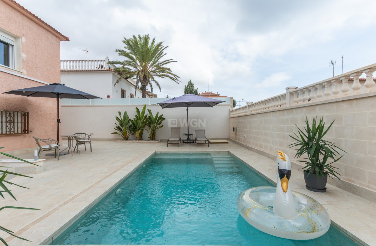 Odsprzedaż - Villa - Punta Prima - Costa Blanca