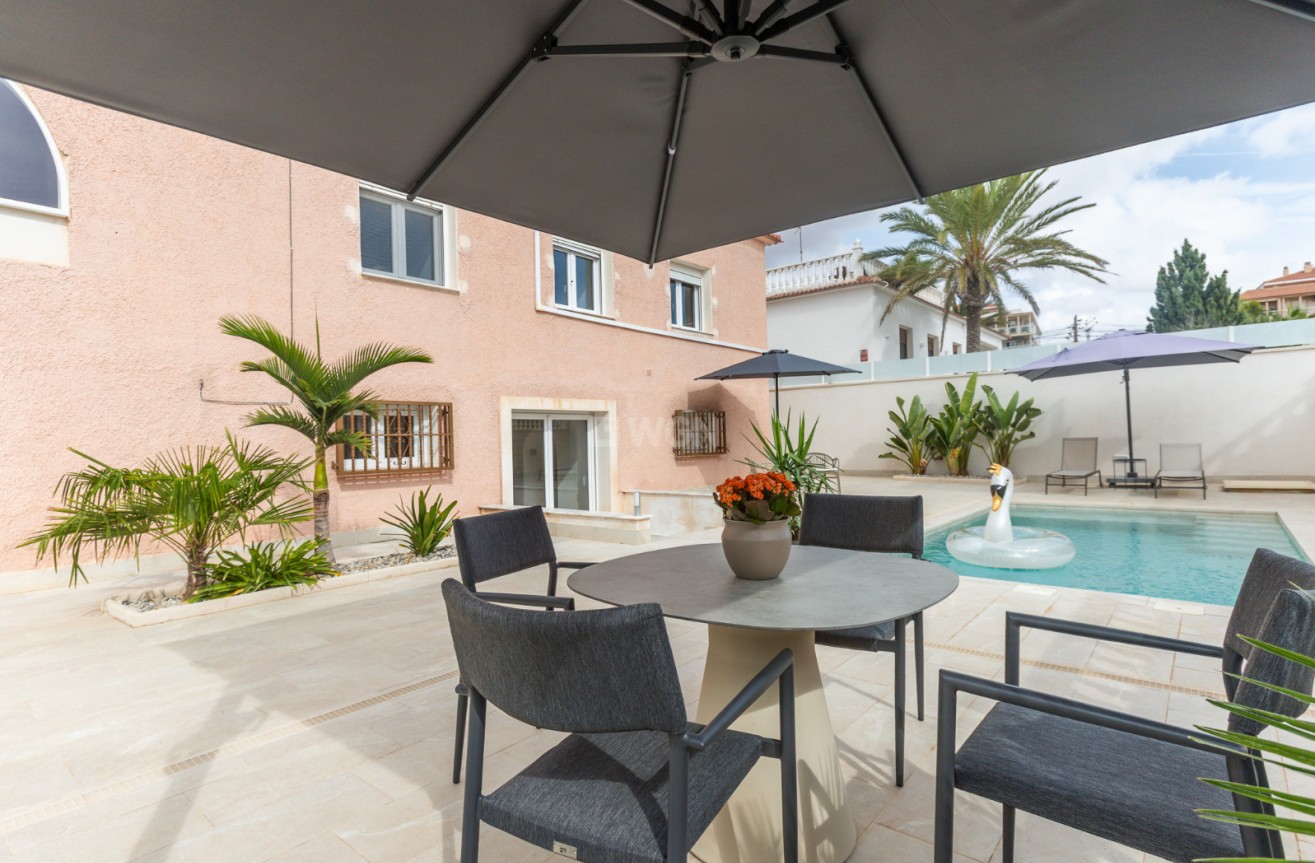 Odsprzedaż - Villa - Punta Prima - Costa Blanca