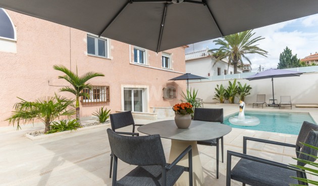 Odsprzedaż - Villa - Punta Prima - Costa Blanca