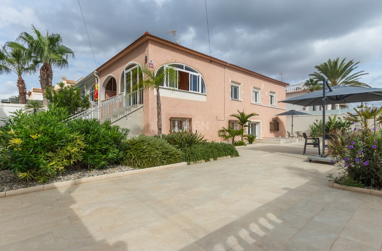 Odsprzedaż - Villa - Punta Prima - Costa Blanca