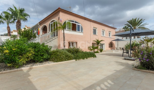 Odsprzedaż - Villa - Punta Prima - Costa Blanca