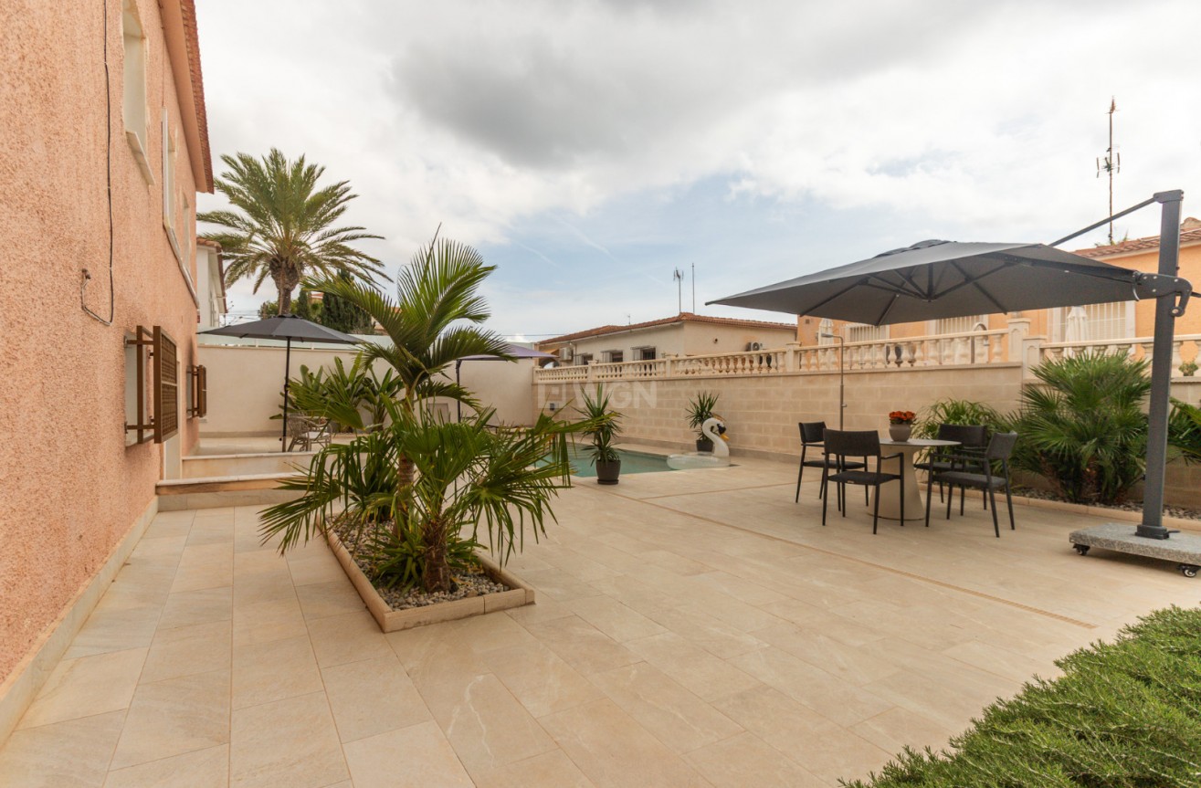 Odsprzedaż - Villa - Punta Prima - Costa Blanca