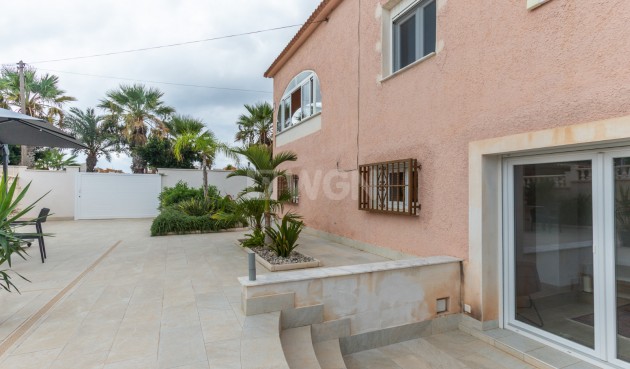 Odsprzedaż - Villa - Punta Prima - Costa Blanca