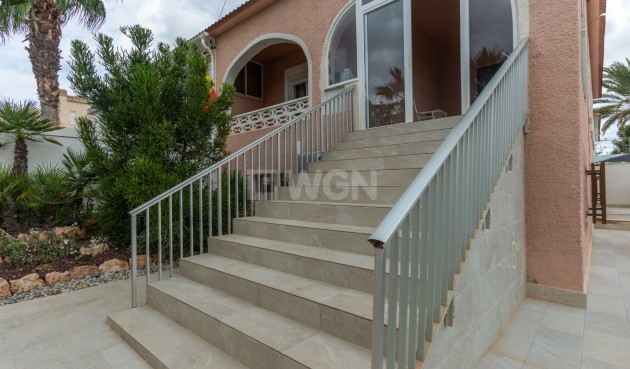 Odsprzedaż - Villa - Punta Prima - Costa Blanca