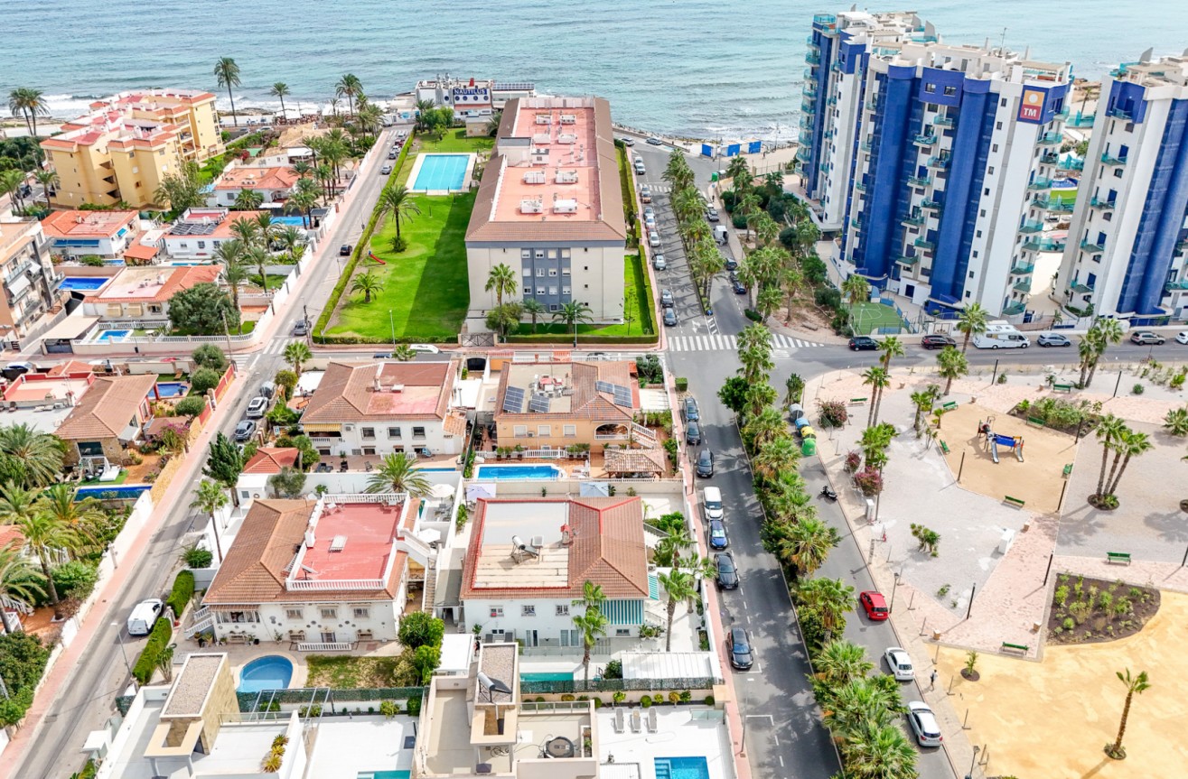 Odsprzedaż - Villa - Punta Prima - Costa Blanca