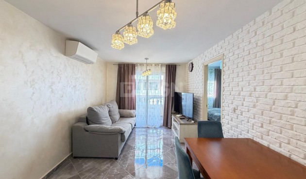 Odsprzedaż - Mieszkanie w bloku - Torrevieja - Playa del Cura