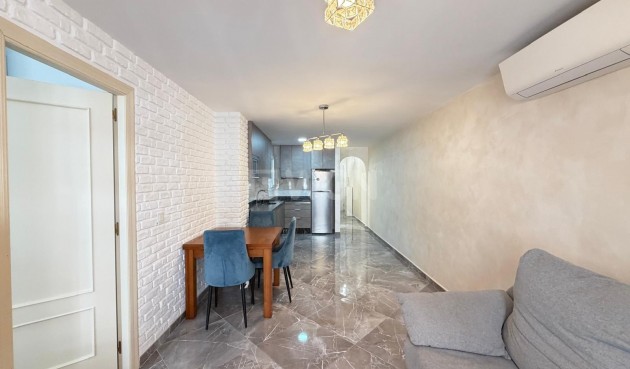 Odsprzedaż - Mieszkanie w bloku - Torrevieja - Playa del Cura