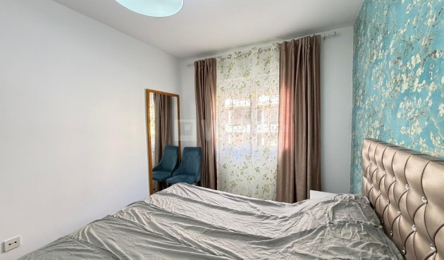 Odsprzedaż - Mieszkanie w bloku - Torrevieja - Playa del Cura