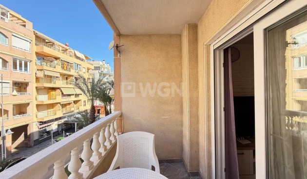 Odsprzedaż - Mieszkanie w bloku - Torrevieja - Playa del Cura