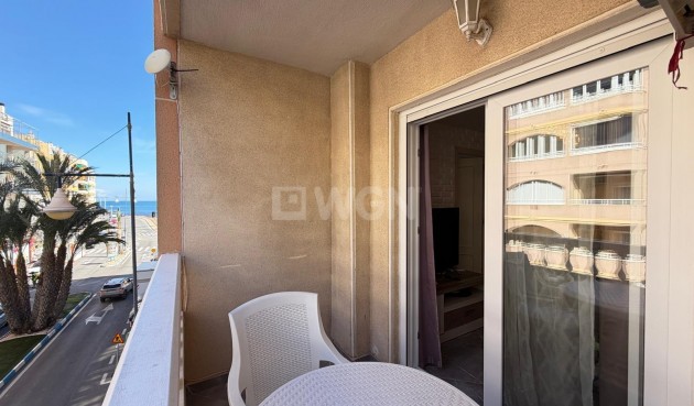 Odsprzedaż - Mieszkanie w bloku - Torrevieja - Playa del Cura