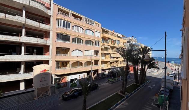 Odsprzedaż - Mieszkanie w bloku - Torrevieja - Playa del Cura