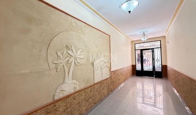 Odsprzedaż - Mieszkanie w bloku - Torrevieja - Playa del Cura