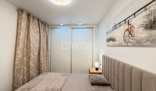 Odsprzedaż - Mieszkanie w bloku - Torrevieja - Centro