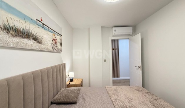 Odsprzedaż - Mieszkanie w bloku - Torrevieja - Centro