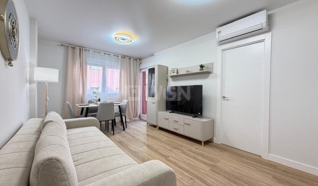 Odsprzedaż - Mieszkanie w bloku - Torrevieja - Centro
