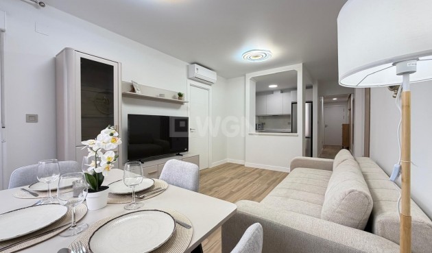 Odsprzedaż - Mieszkanie w bloku - Torrevieja - Centro