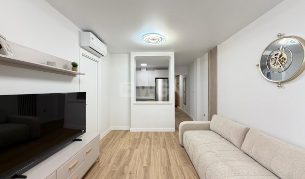 Odsprzedaż - Mieszkanie w bloku - Torrevieja - Centro