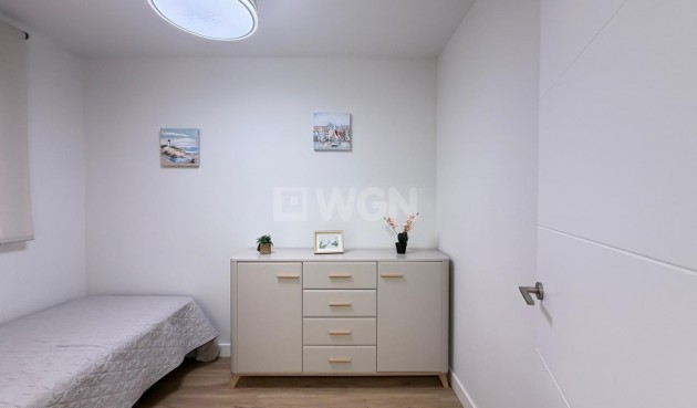 Odsprzedaż - Mieszkanie w bloku - Torrevieja - Centro