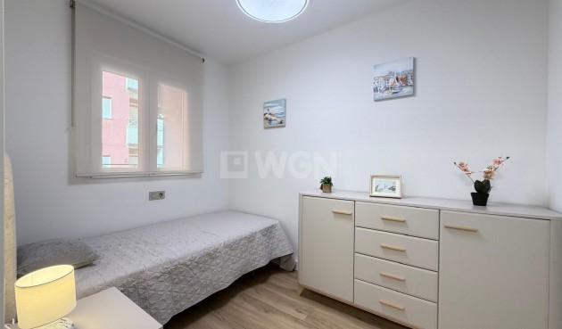 Odsprzedaż - Mieszkanie w bloku - Torrevieja - Centro