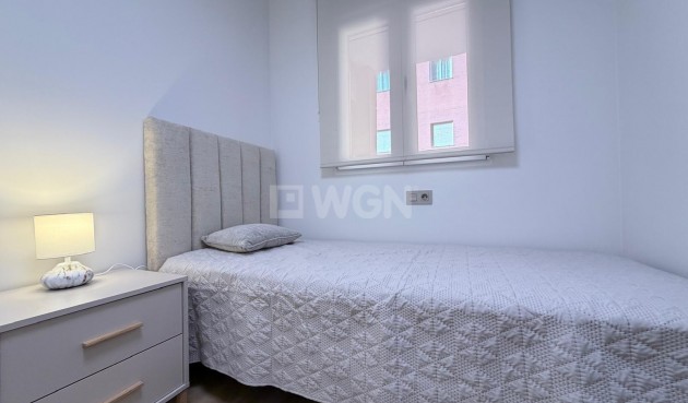 Odsprzedaż - Mieszkanie w bloku - Torrevieja - Centro