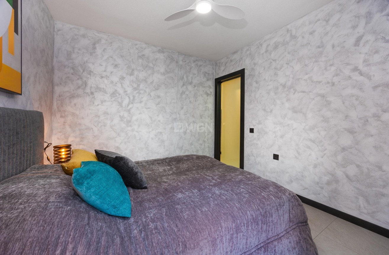 Reventa - Apartamento / piso - Torrevieja - Estacion De Autobuses