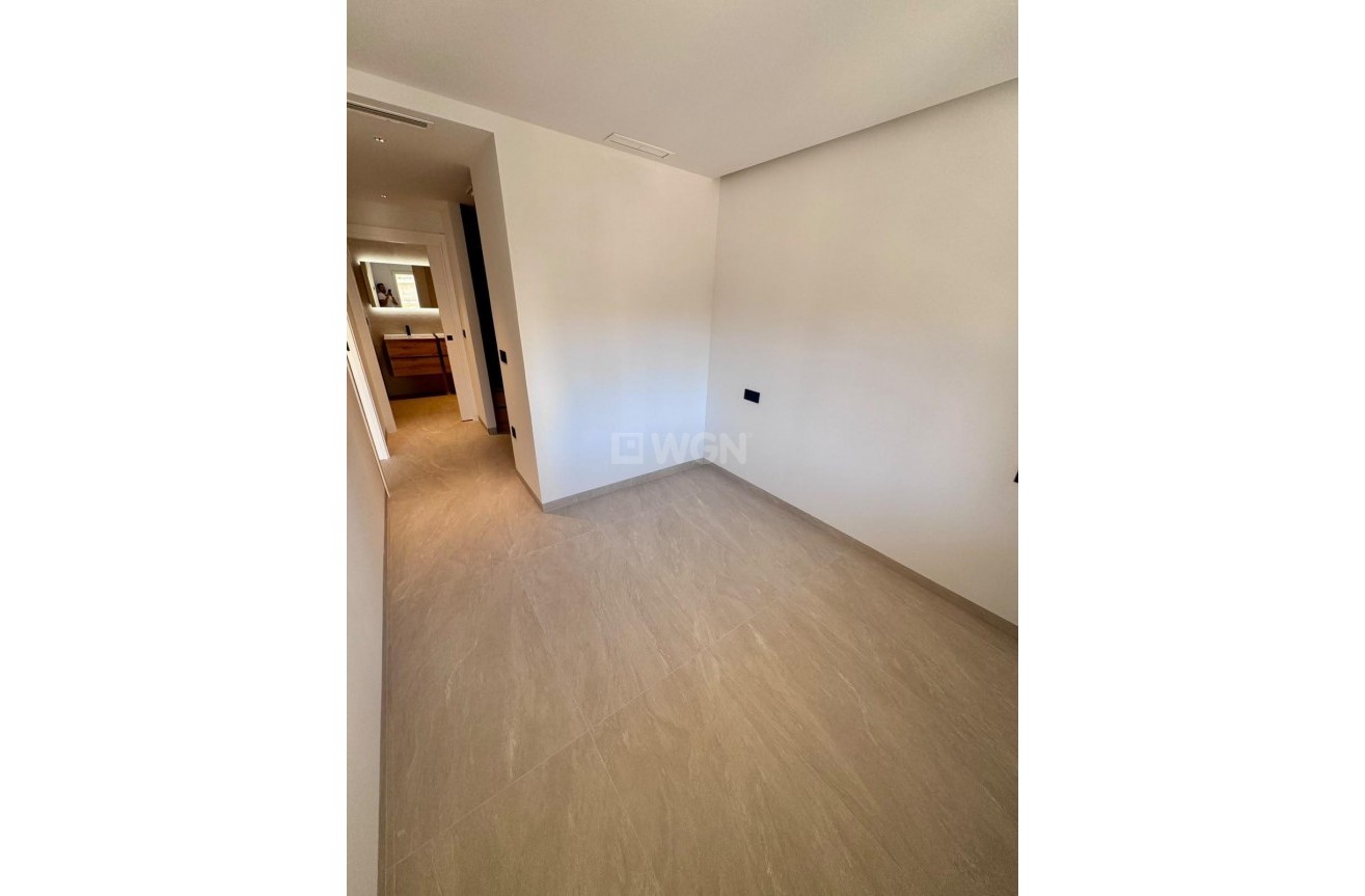 Odsprzedaż - Mieszkanie w bloku - Torrevieja - Centro