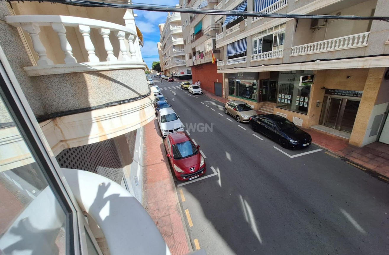 Odsprzedaż - Mieszkanie w bloku - Torrevieja - Estacion De Autobuses