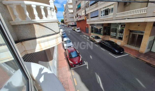 Odsprzedaż - Mieszkanie w bloku - Torrevieja - Estacion De Autobuses