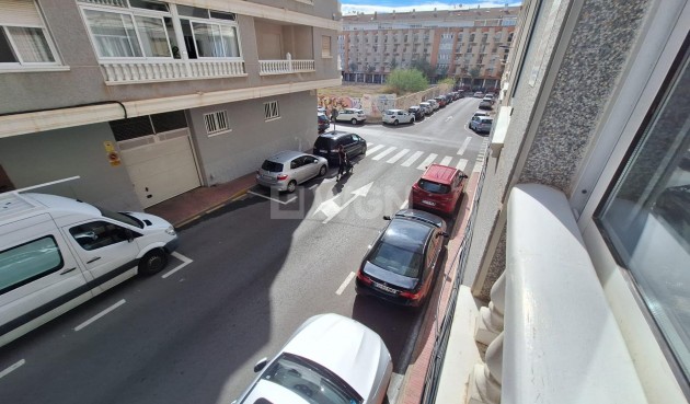 Odsprzedaż - Mieszkanie w bloku - Torrevieja - Estacion De Autobuses