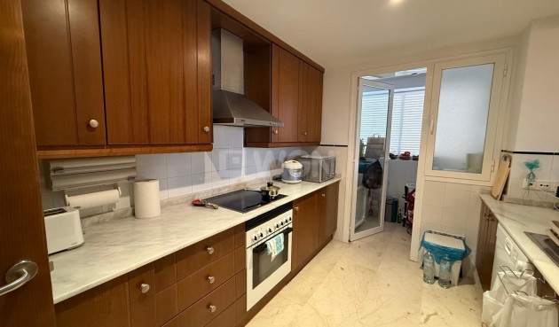 Odsprzedaż - Mieszkanie w bloku - Torrevieja - Punta Prima