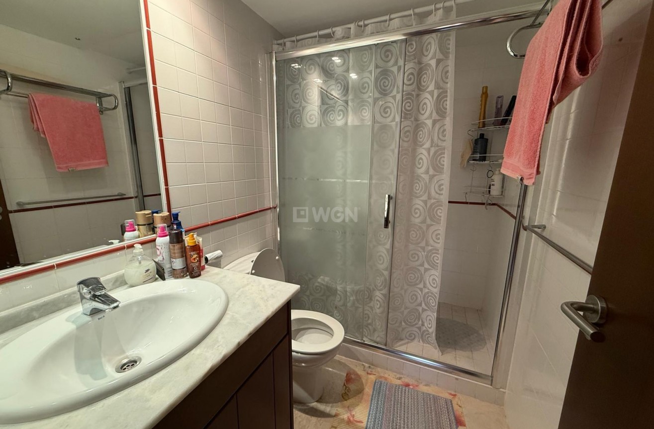 Odsprzedaż - Mieszkanie w bloku - Torrevieja - Punta Prima