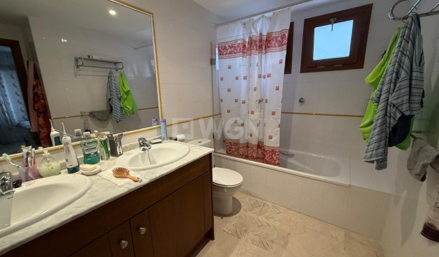 Odsprzedaż - Mieszkanie w bloku - Torrevieja - Punta Prima