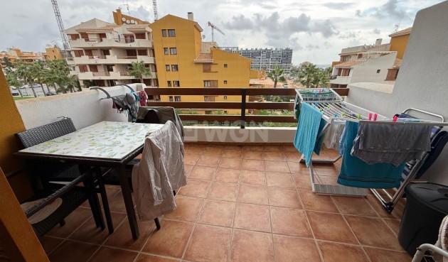 Odsprzedaż - Mieszkanie w bloku - Torrevieja - Punta Prima